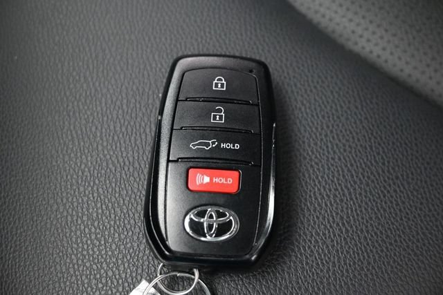 Used 2025 Toyota Grand Highlander AWD image 27