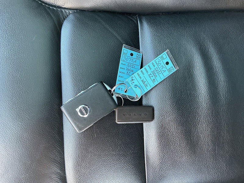 Used 2021 Volvo XC90 T5 Momentum w/ Advanced Package image 29