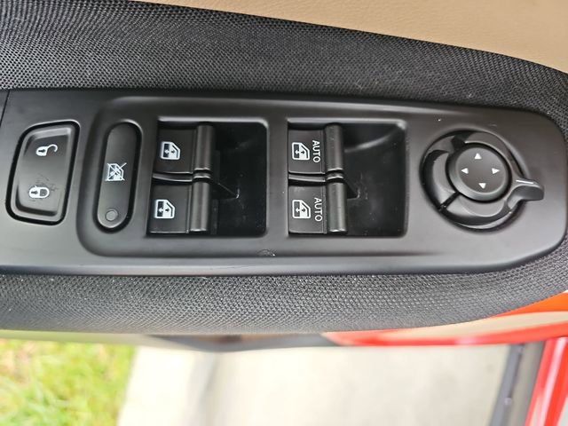Used 2019 Jeep Renegade Latitude FWD image 27