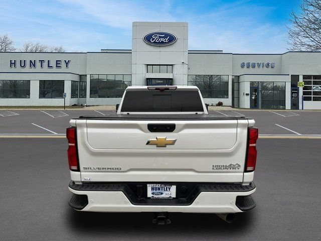 Used 2024 Chevrolet Silverado 2500 High Country w/ High Country Premium Package AWD/4WD image 5