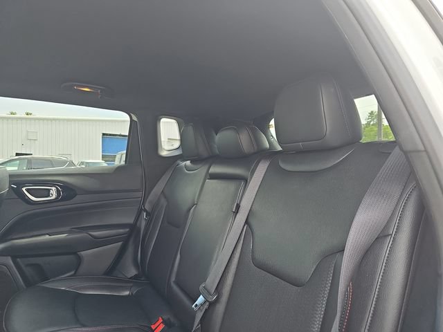 Used 2025 Jeep Compass Trailhawk AWD/4WD image 14