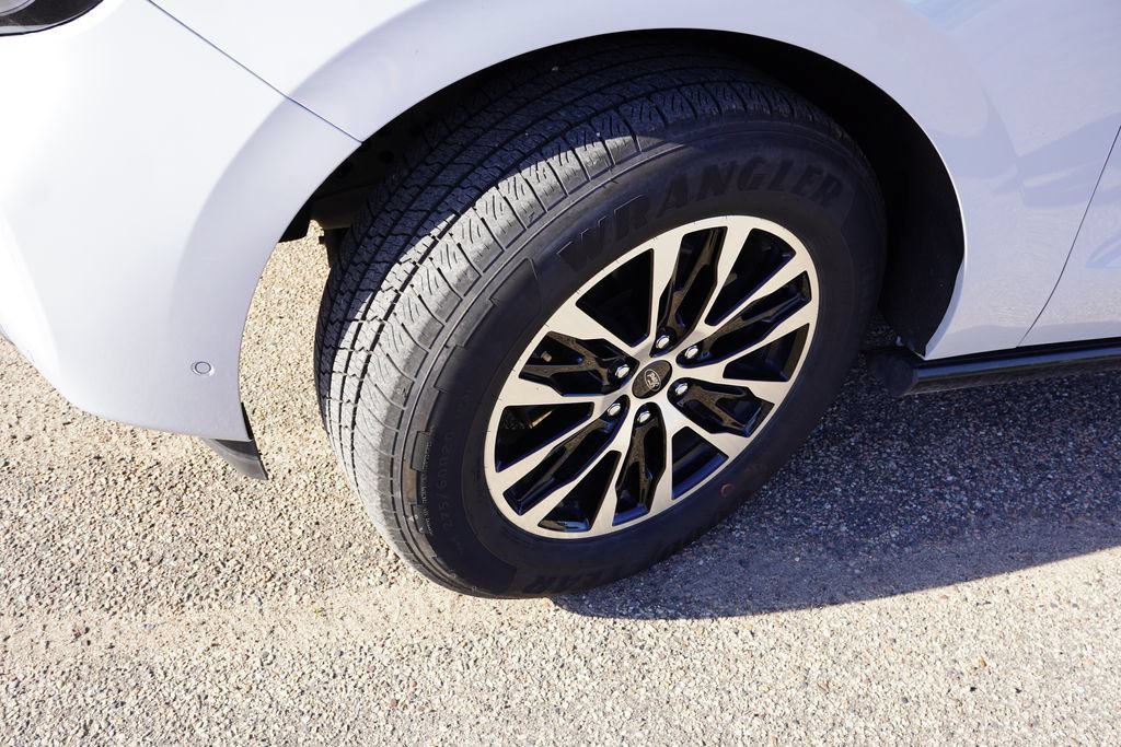 Certified 2025 Ford Expedition Platinum AWD/4WD image 13