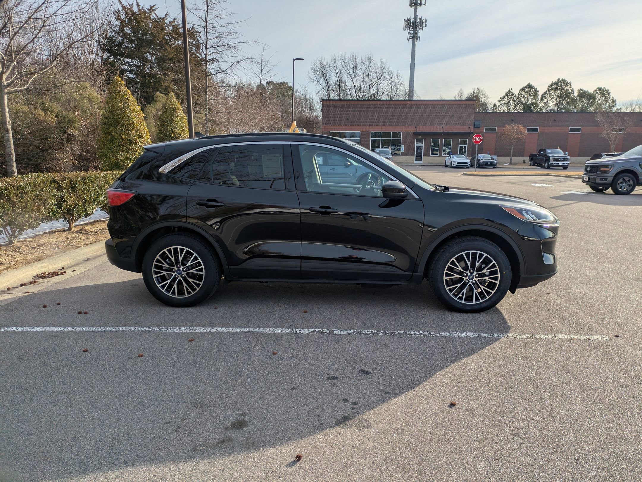 Certified 2022 Ford Escape SEL w/ Technology Package image 6