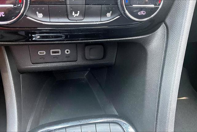 Used 2023 Buick Encore GX Select w/ Sport Touring Package FWD image 31