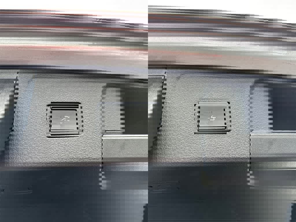 Used 2024 Volkswagen Atlas SE image 17