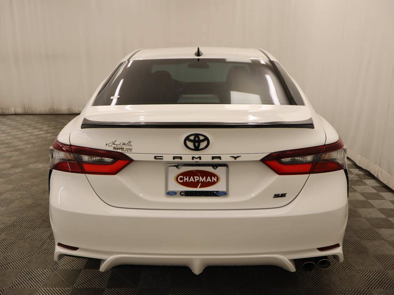 Used 2022 Toyota Camry SE FWD image 5