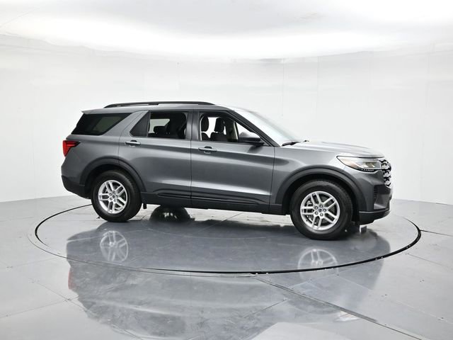 Certified 2026 Ford Explorer Active RWD image 3