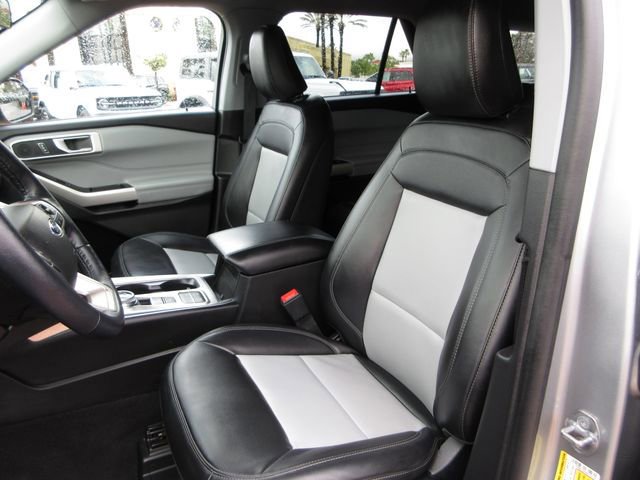 Certified 2022 Ford Explorer XLT w/ Equipment Group 202A image 12