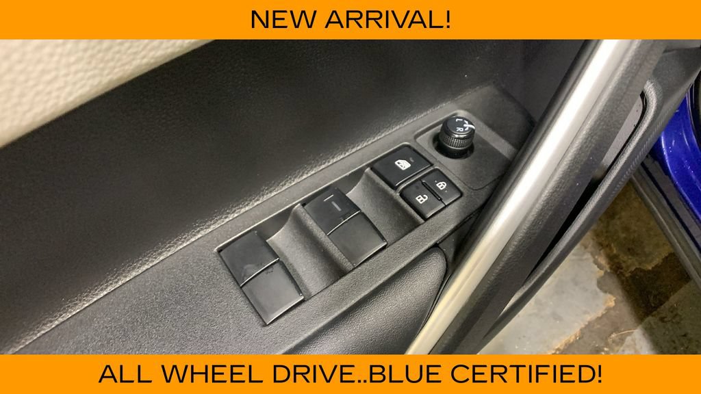 Used 2022 Toyota Corolla Cross LE AWD/4WD image 25