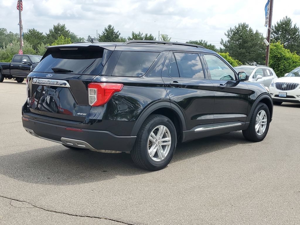 Certified 2024 Ford Explorer XLT w/ Equipment Group 202A AWD/4WD image 4