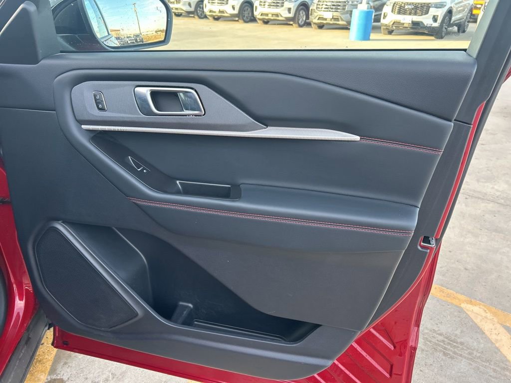 Certified 2025 Ford Explorer ST image 9