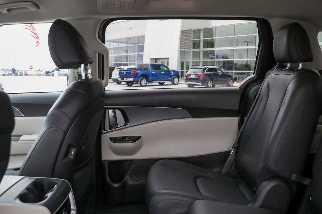 Used 2024 Kia Carnival LX image 21