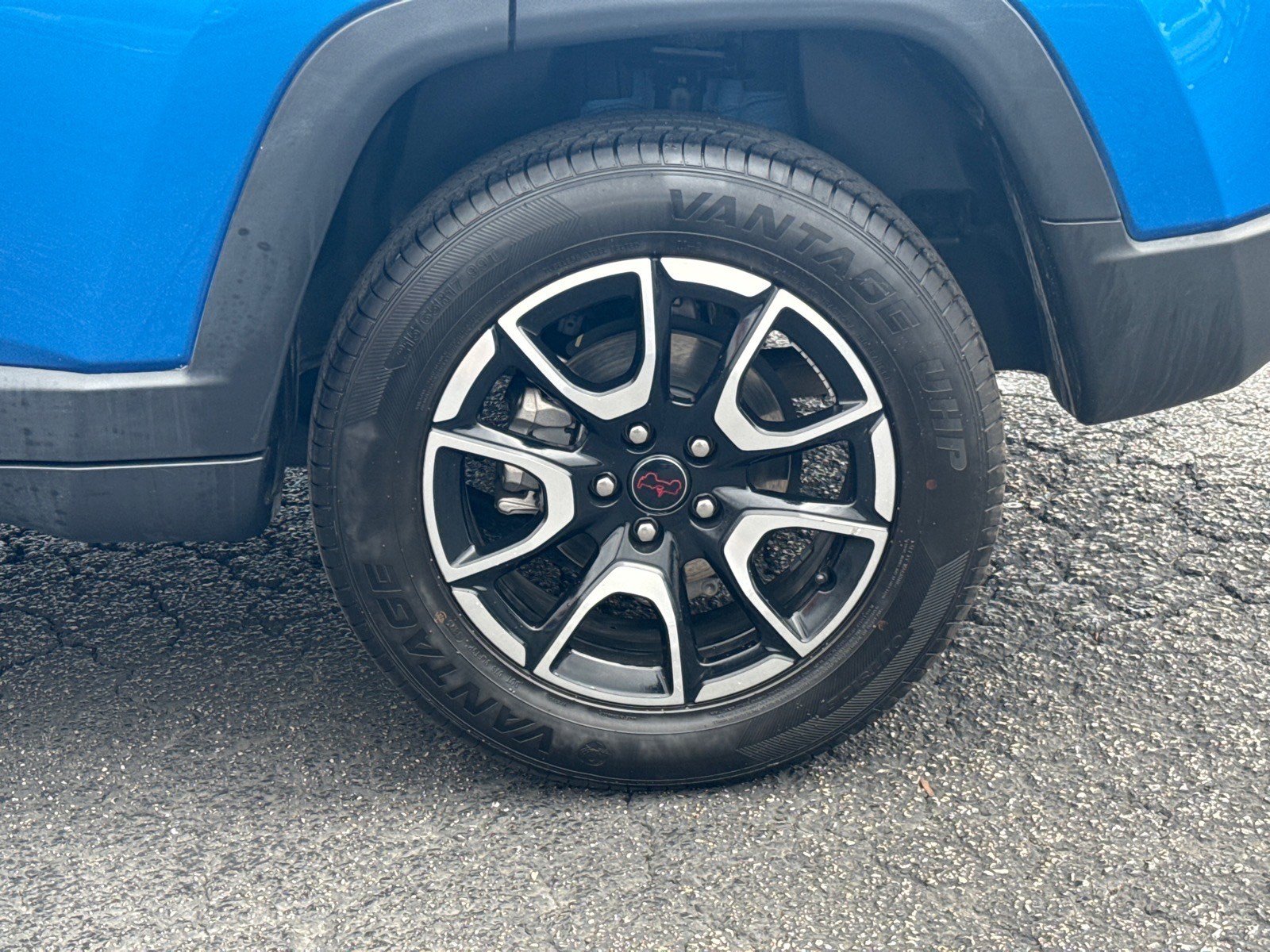 Used 2025 Jeep Compass Trailhawk AWD/4WD image 10