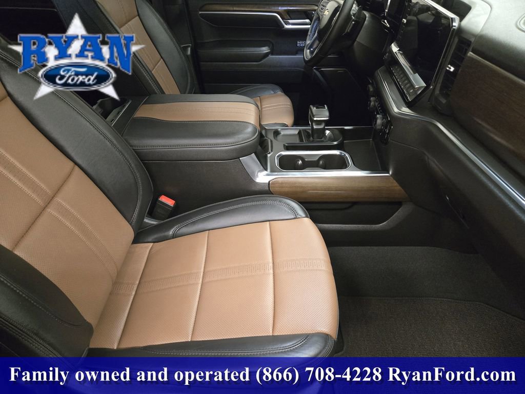 Used 2024 Chevrolet Silverado 1500 High Country w/ Technology Package image 10