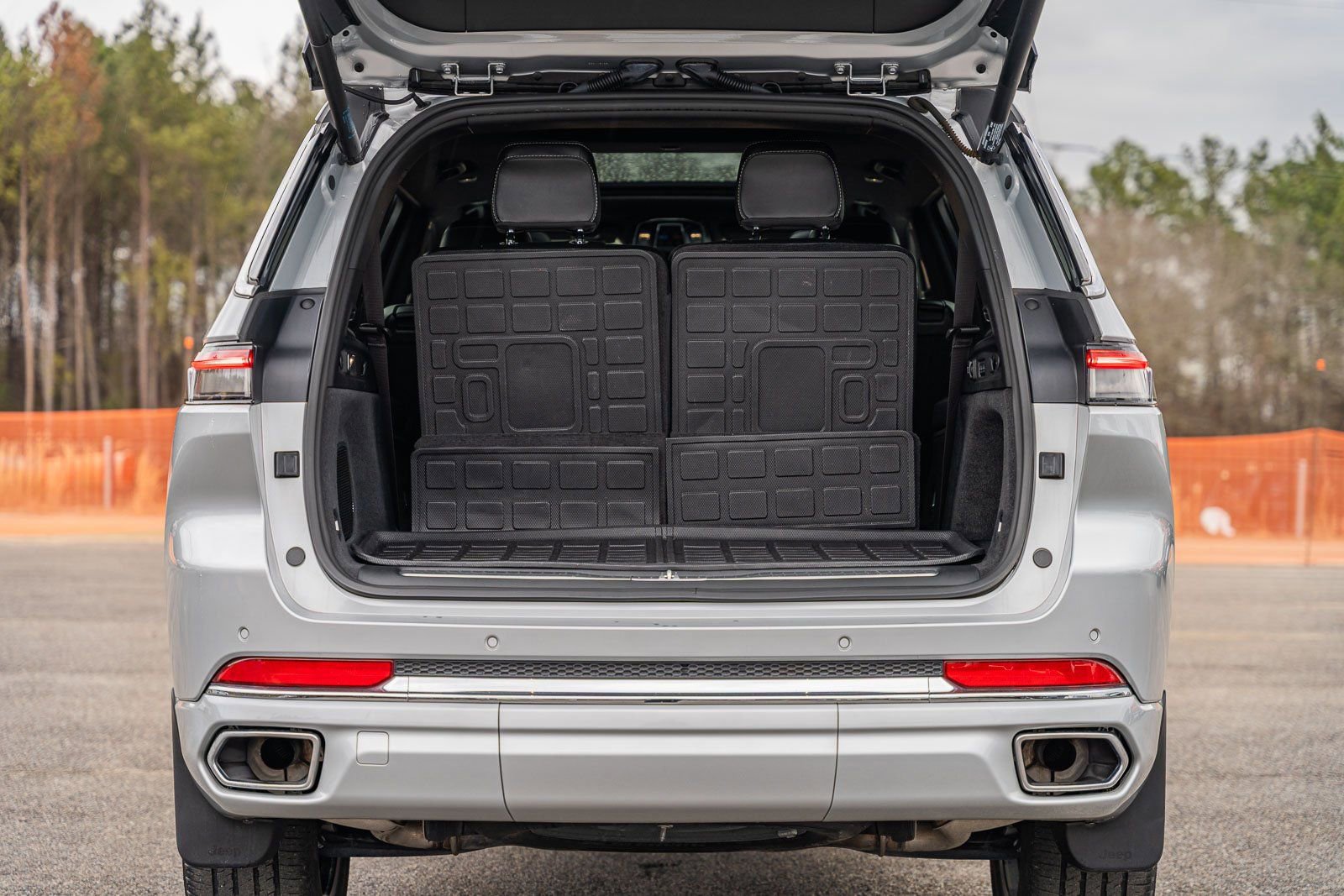 Used 2023 Jeep Grand Cherokee L Overland w/ Rear Seat Video Group I image 23