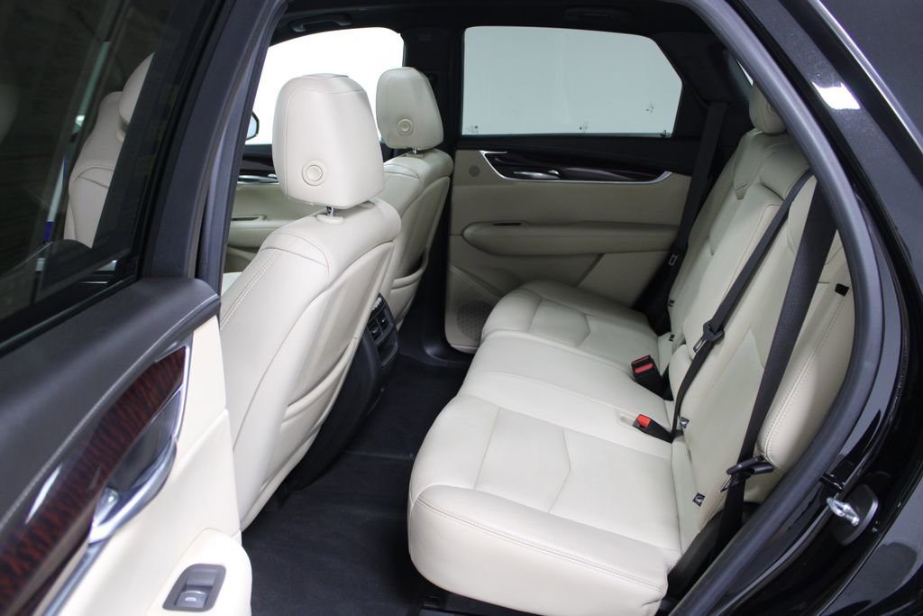 Used 2018 Cadillac XT5 Premium Luxury FWD image 25