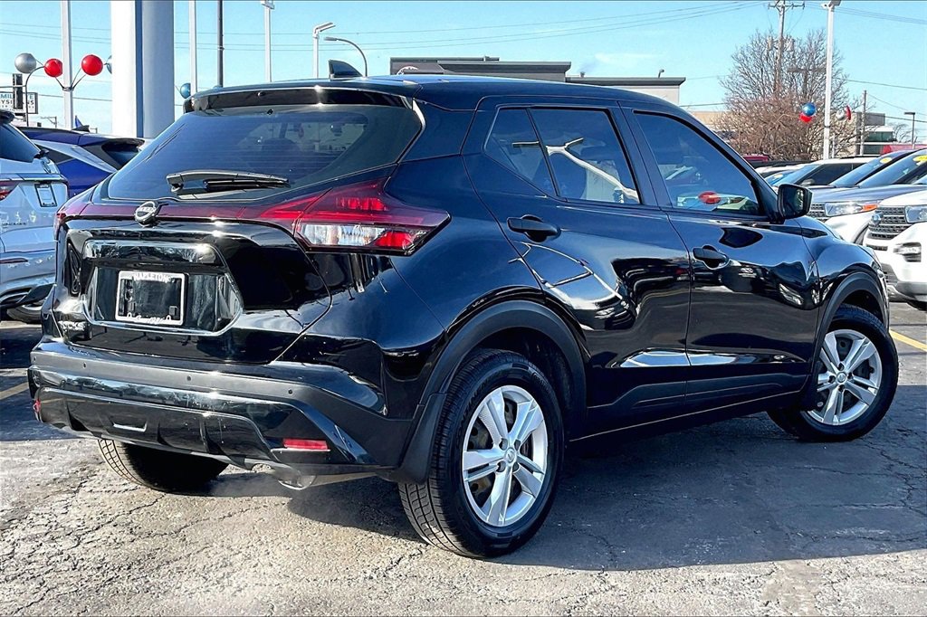 Used 2022 Nissan Kicks S image 11