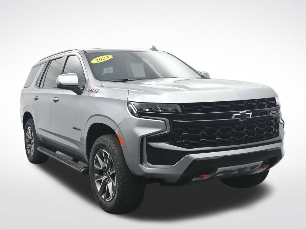 Used 2024 Chevrolet Tahoe Z71 w/ Luxury Package AWD/4WD image 3