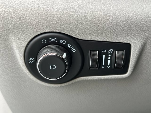 Used 2023 Jeep Compass Limited AWD/4WD image 18