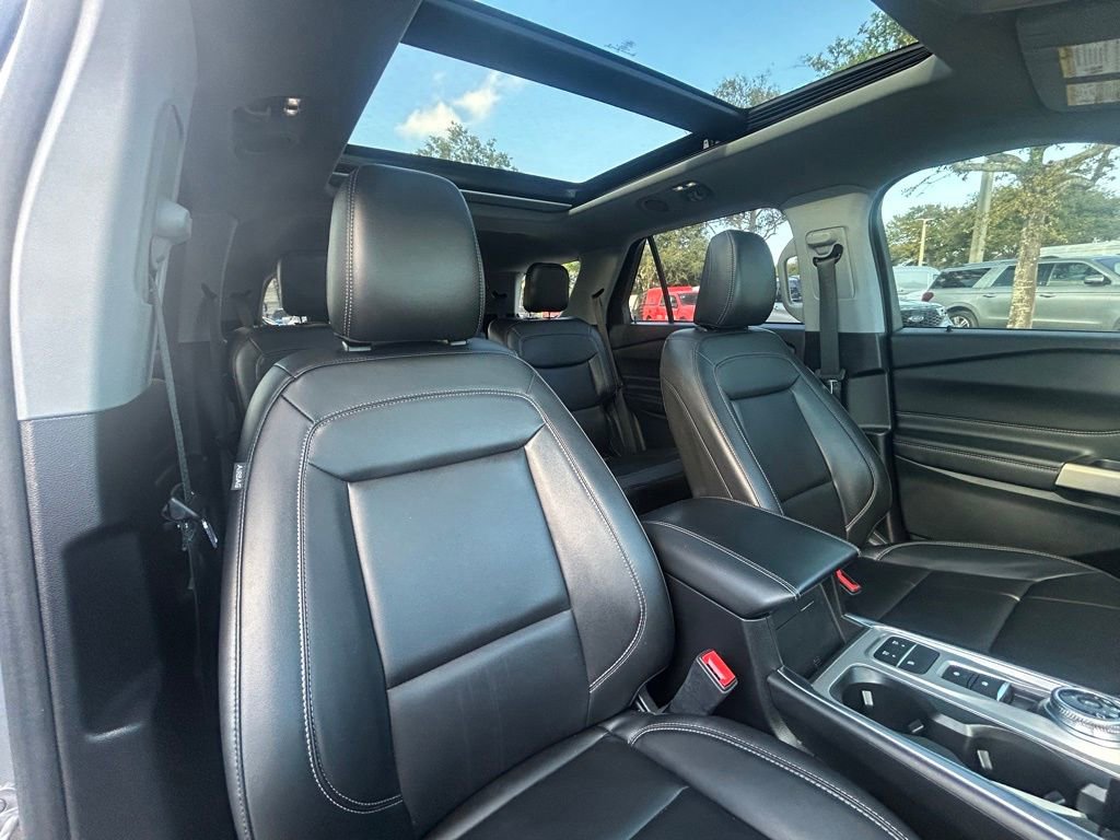Certified 2022 Ford Explorer XLT w/ Equipment Group 202A image 31