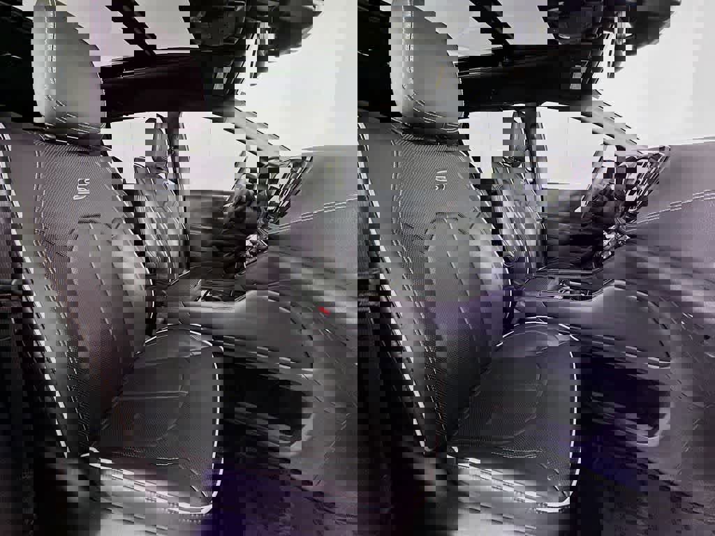 Used 2022 Chrysler Pacifica Limited w/ Uconnect Theater Family Group image 18