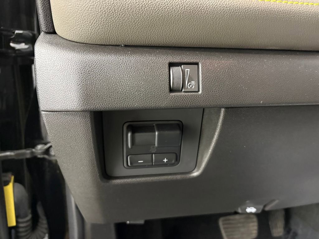 Used 2024 Chevrolet Colorado ZR2 w/ Technology Package image 14