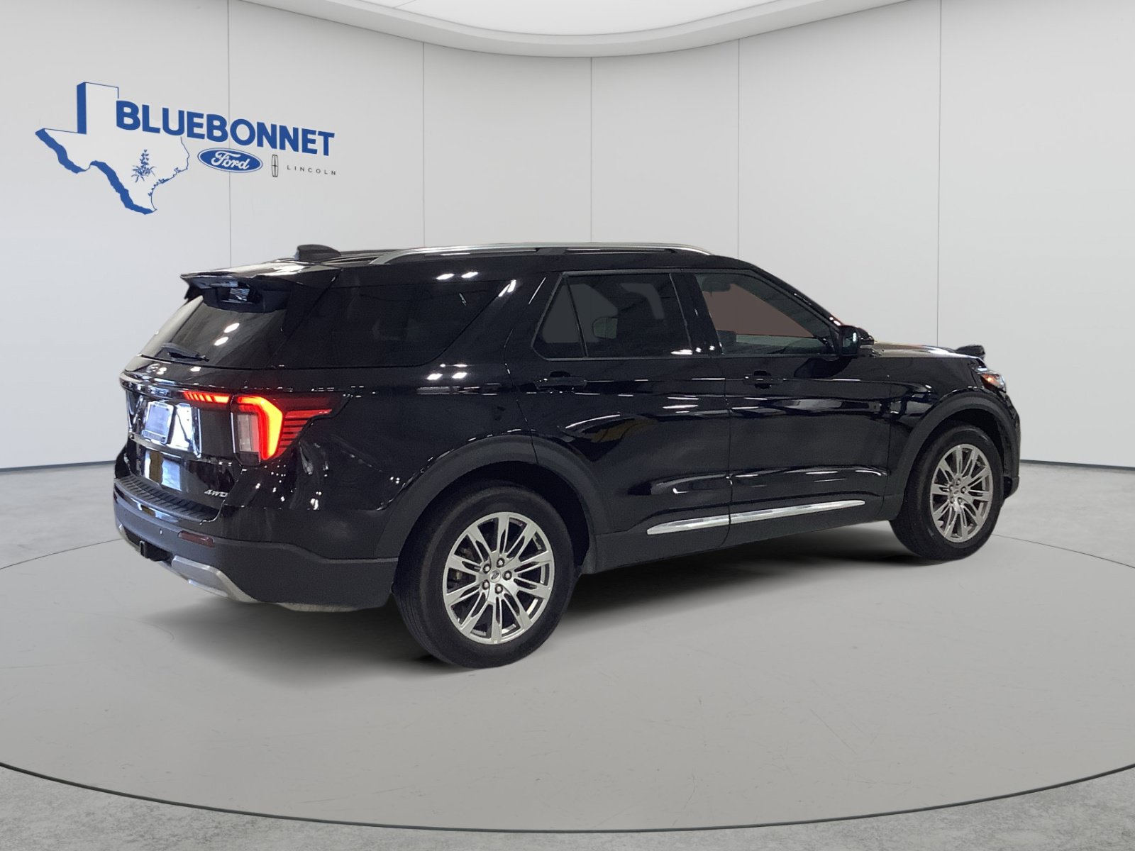 Certified 2026 Ford Explorer Platinum AWD/4WD image 4