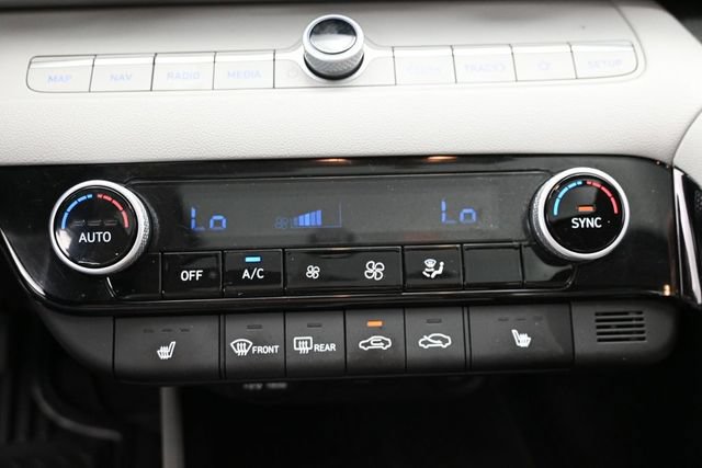 Used 2023 Hyundai Elantra Limited FWD image 22