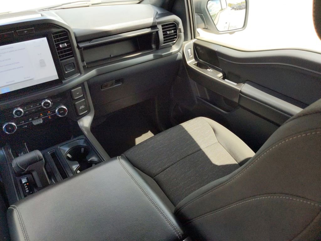 Certified 2024 Ford F150 XLT w/ XLT Black Appearance Package image 15