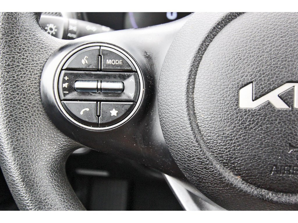 Used 2025 Kia Soul LX w/ LX Technology Package FWD image 19