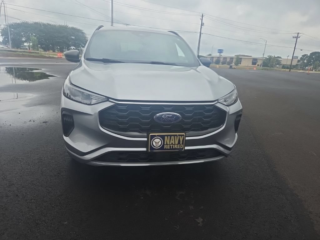 Certified 2023 Ford Escape ST-Line w/ Tech Pack #1 FWD image 2