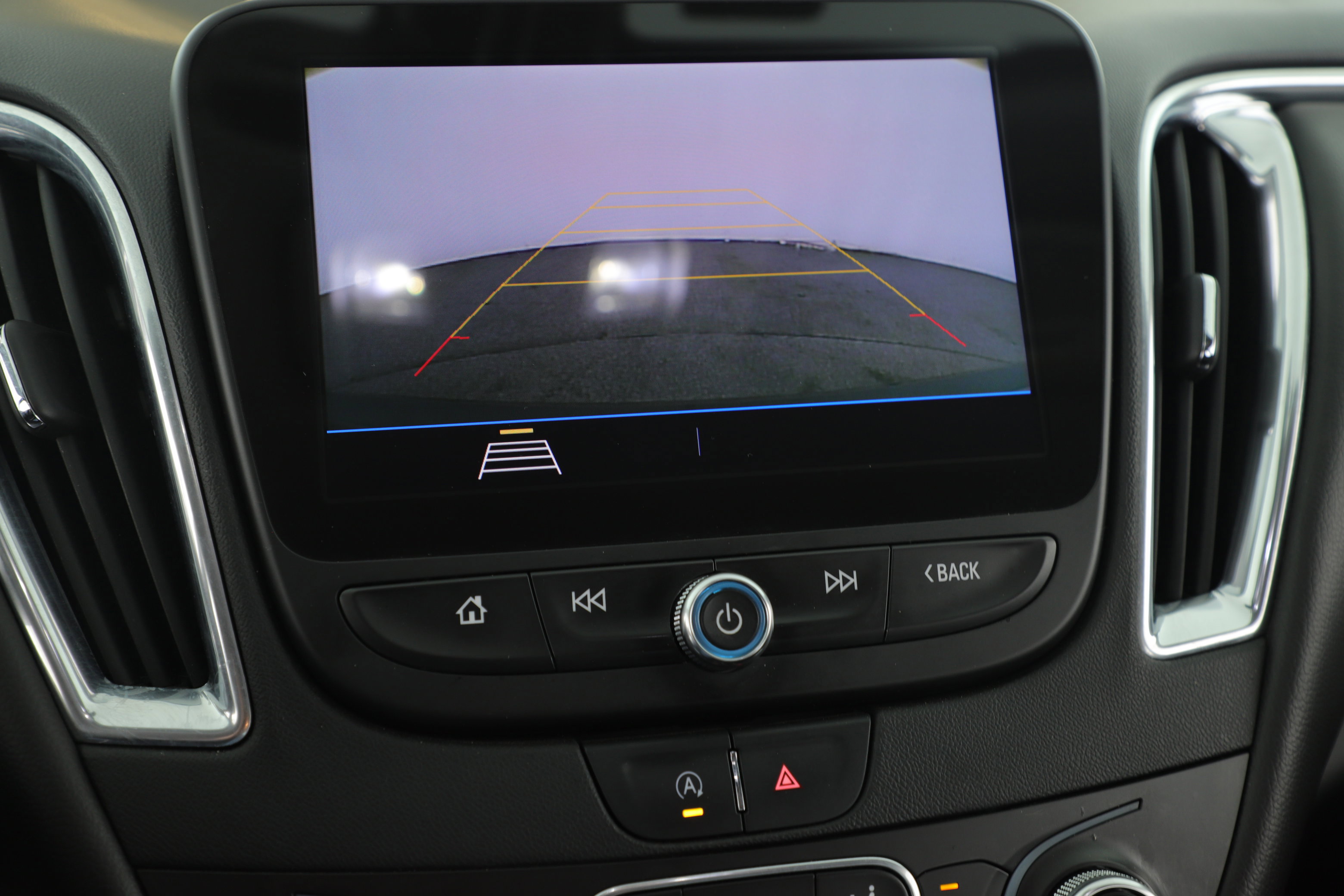 Used 2020 Chevrolet Malibu LT w/ Leather Package image 14