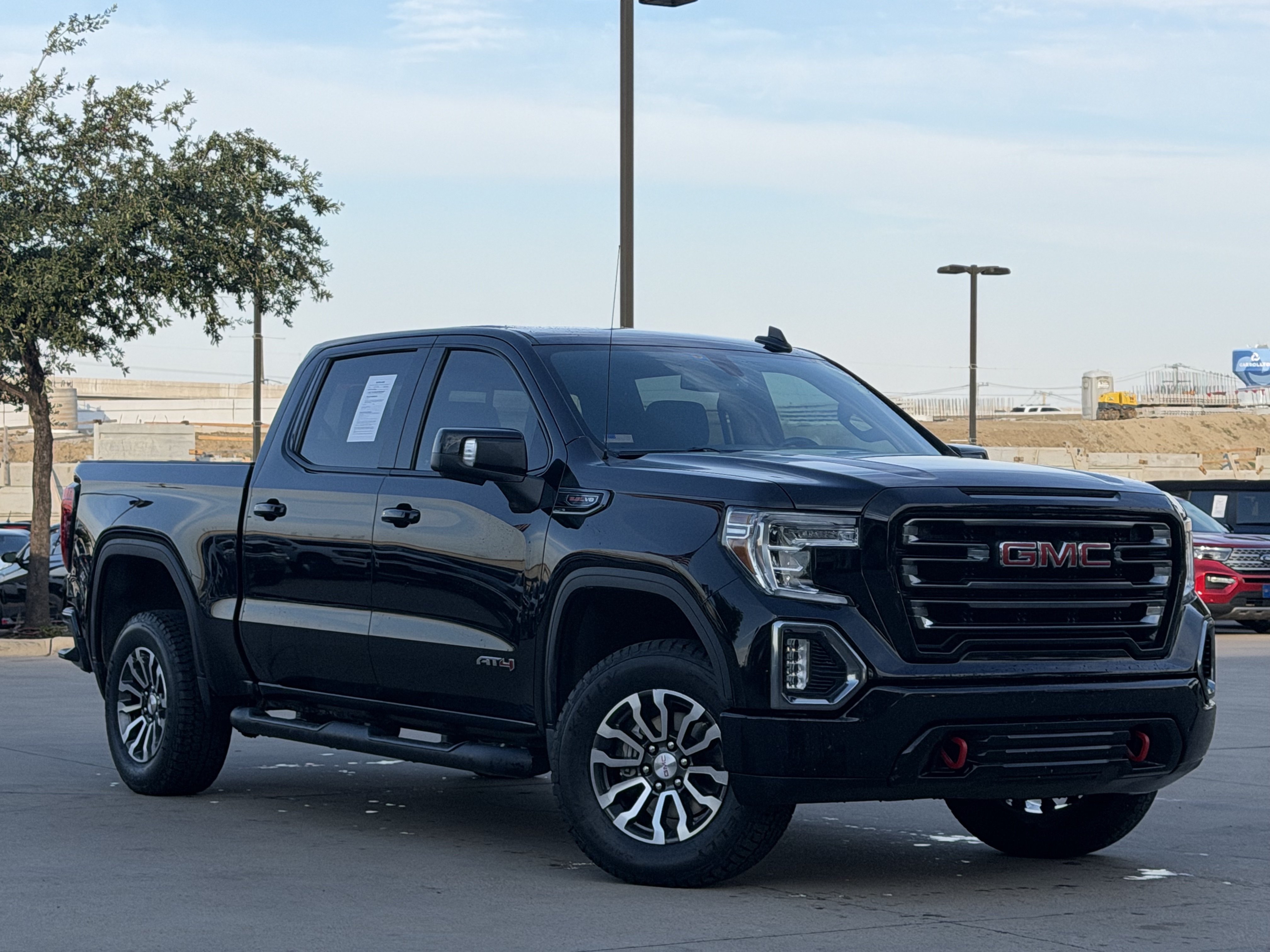 Used 2022 GMC Sierra 1500 AT4 w/ AT4 Preferred Package AWD/4WD image 2