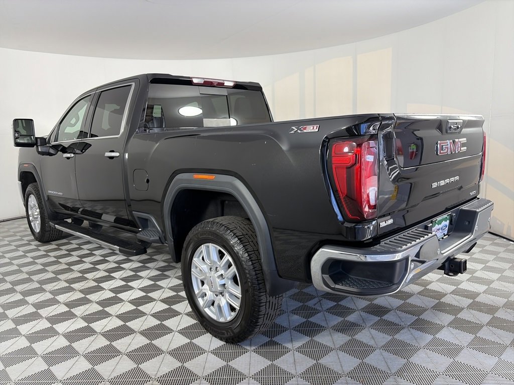 Used 2022 GMC Sierra 3500 SLT w/ SLT Premium Package image 3