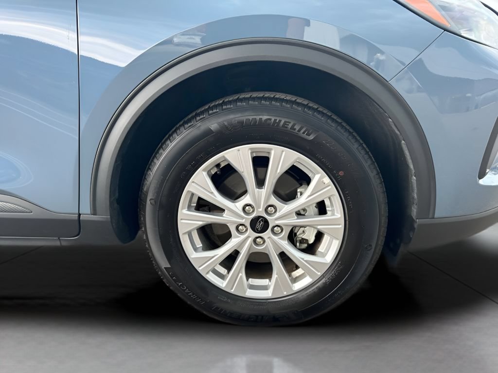 Certified 2025 Ford Escape Active w/ Cold Weather Package FWD image 26