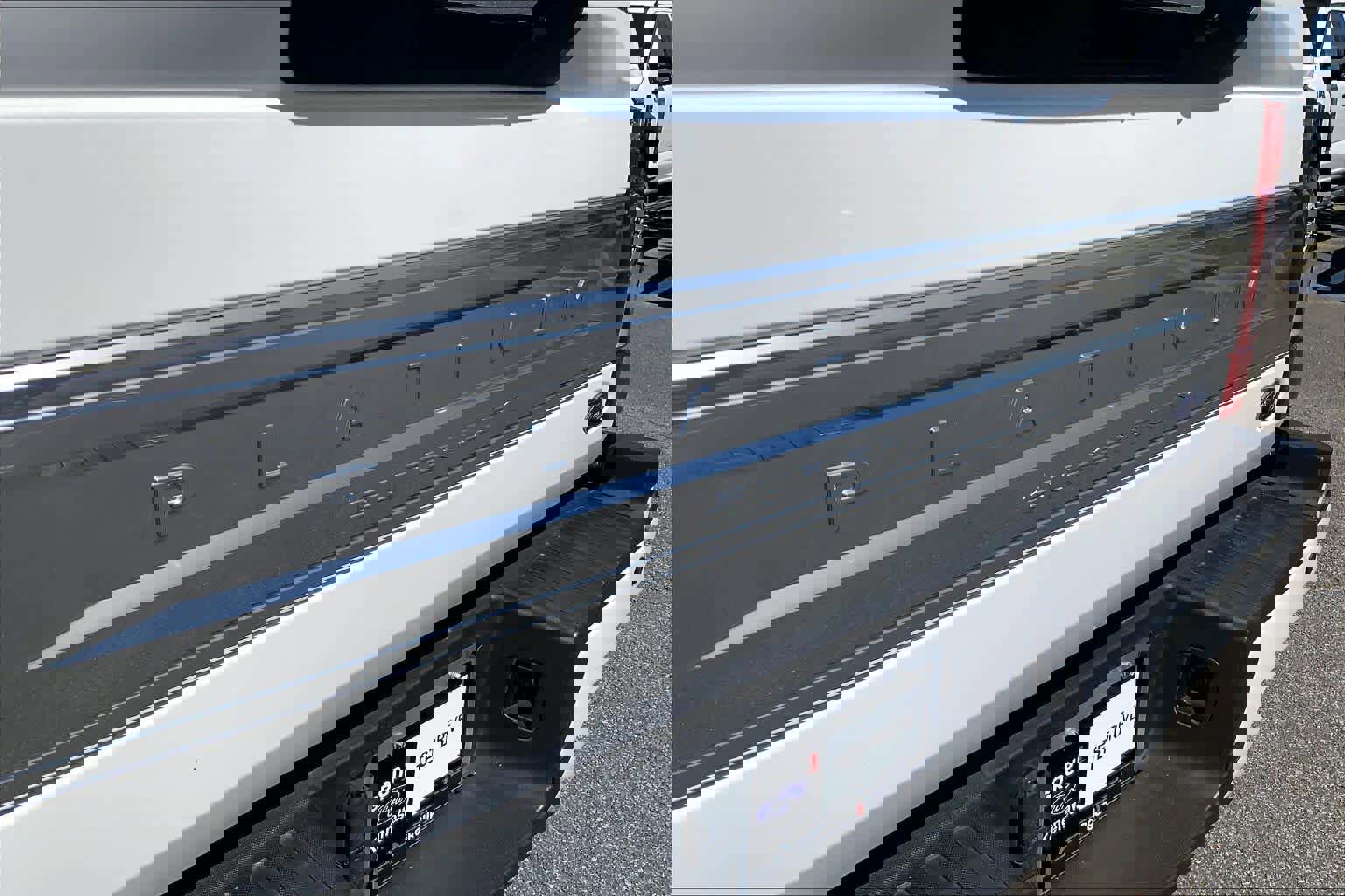 Certified 2022 Ford F450 Platinum w/ FX4 Off-Road Package image 31