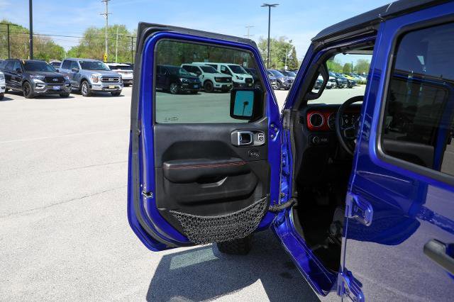 Used 2018 Jeep Wrangler Unlimited Rubicon w/ Dual Top Group AWD/4WD image 13