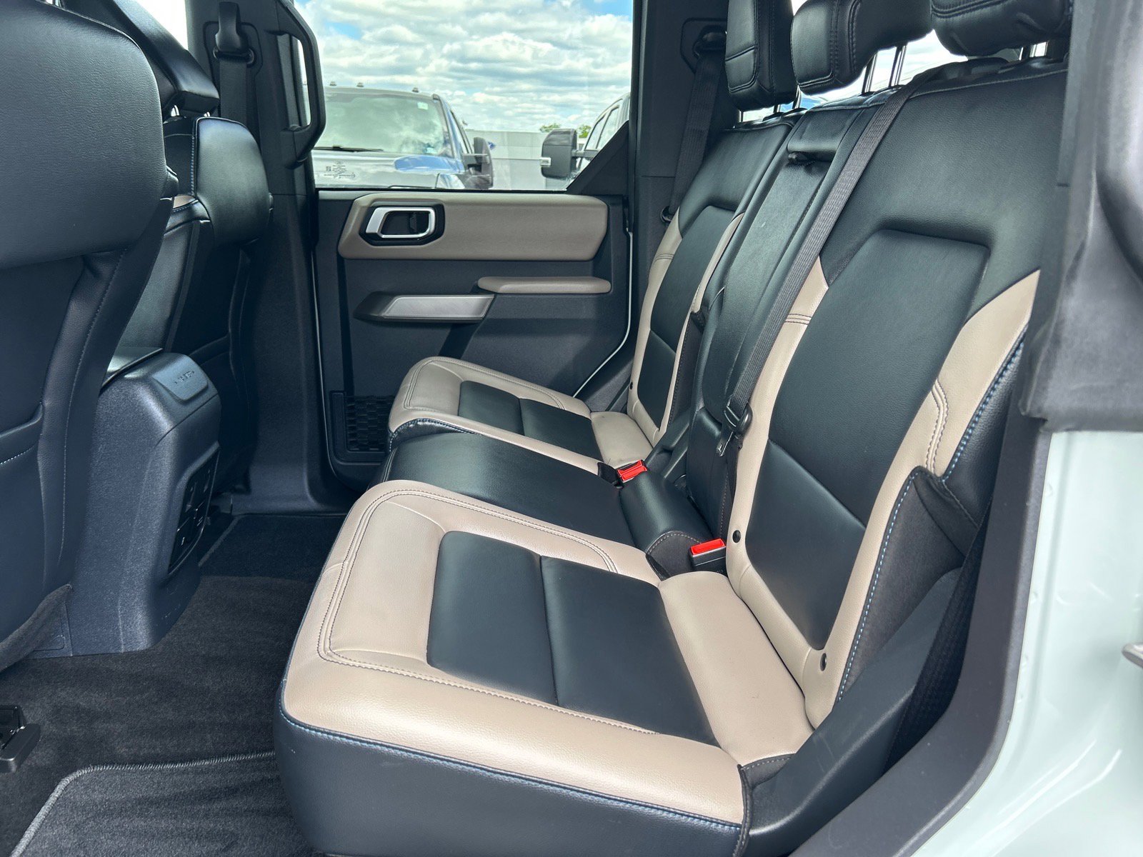 Certified 2023 Ford Bronco Wildtrak AWD/4WD image 10