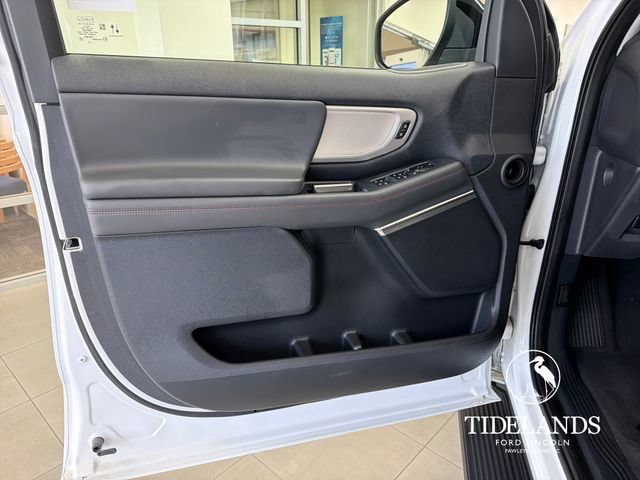 Certified 2025 Ford Expedition Active AWD/4WD image 13