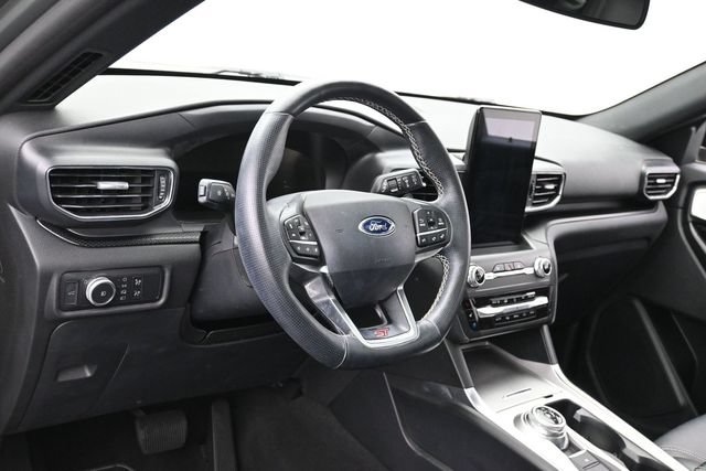 Certified 2020 Ford Explorer ST w/ Premium Technology Package AWD/4WD image 16
