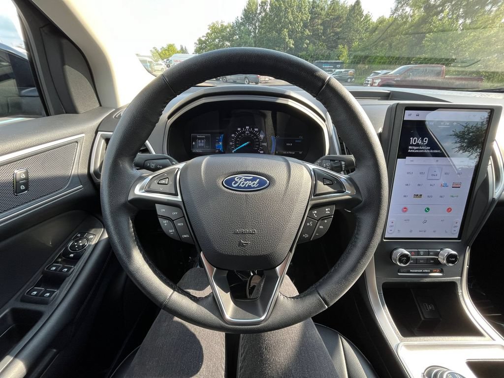 Certified 2024 Ford Edge SEL w/ Convenience Package AWD/4WD image 11