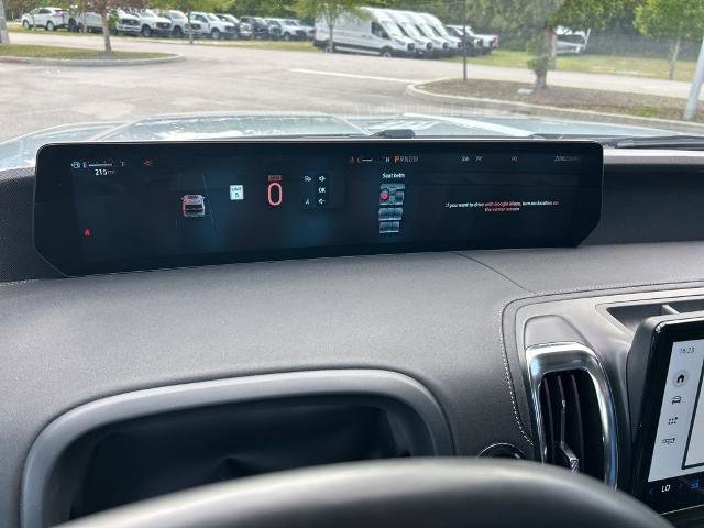 Certified 2025 Ford Expedition Platinum w/ Driver's Package image 25