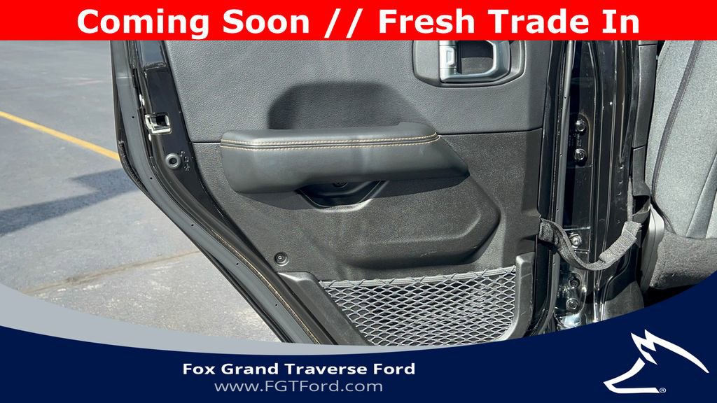 Used 2025 Jeep Wrangler Unlimited Sahara AWD/4WD image 31