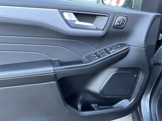 Certified 2025 Ford Escape Platinum w/ Premium Technology Package image 25