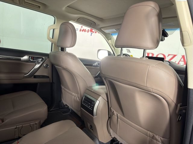 Used 2023 Lexus GX 460 Luxury w/ Sport Design Package AWD/4WD image 19
