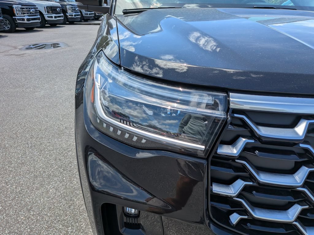 Certified 2026 Ford Explorer Platinum RWD image 9