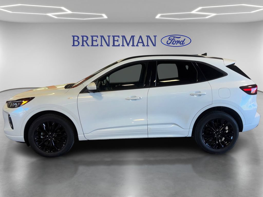Certified 2023 Ford Escape ST-Line Elite AWD/4WD image 8
