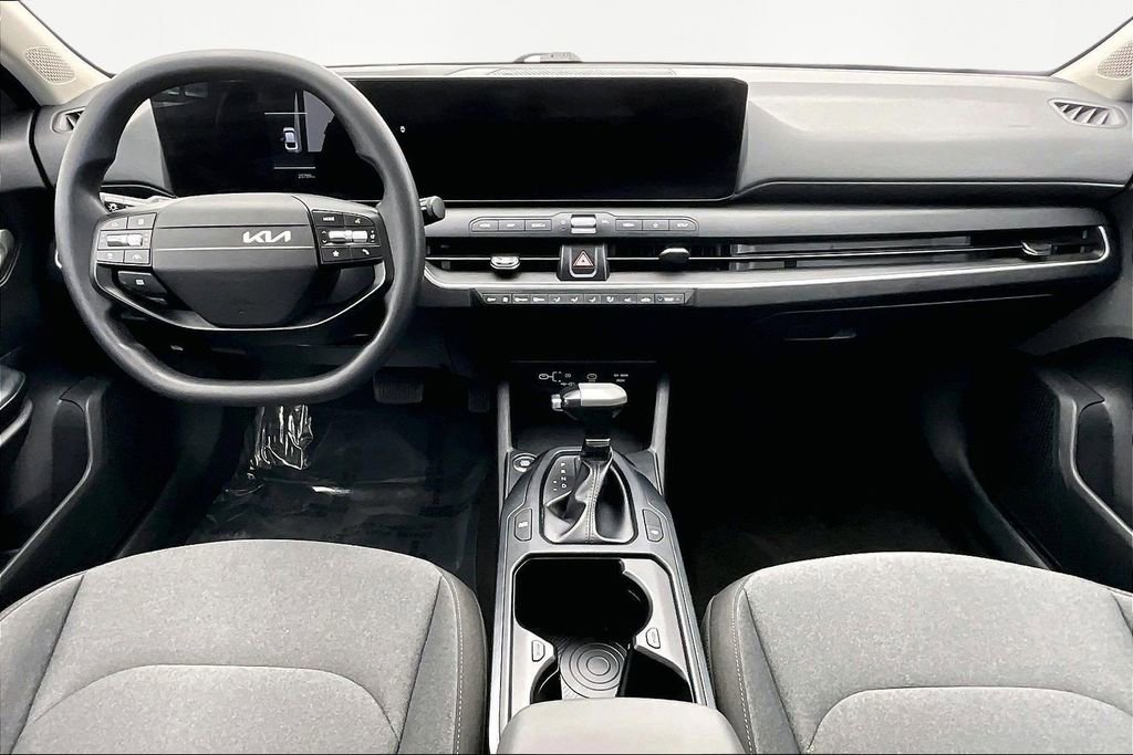 Used 2025 Kia K4 FWD image 16