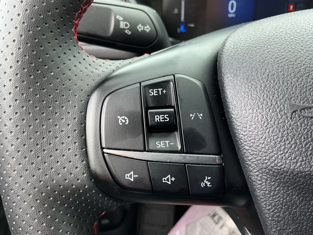 Certified 2025 Ford Escape ST-Line FWD image 28