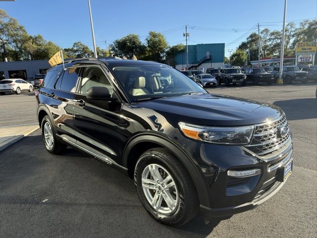 Certified 2022 Ford Explorer XLT w/ Equipment Group 202A image 8